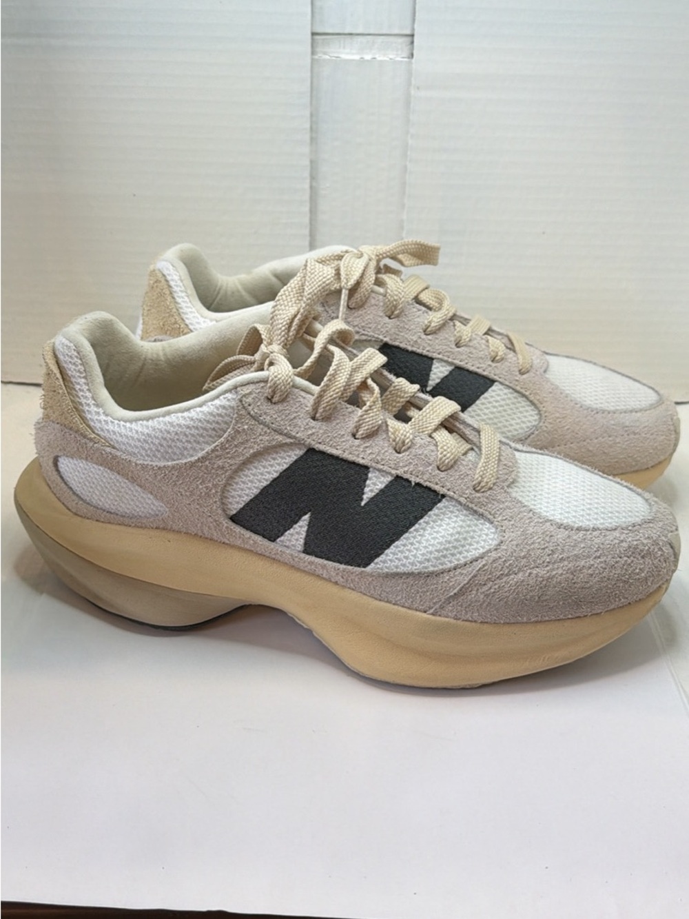 New Balance WRPD Runner men’s sz 9 Cream Suede Mesh Sneaker